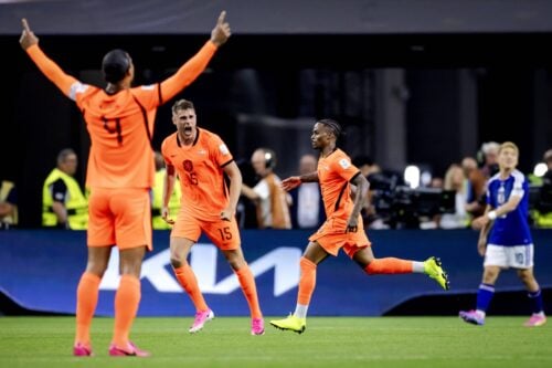 Liverpools sommerplaner begynder at tage form, hvor cheftræner Andoni Iraola allerede har hentet sin første signing. Nu er to mere på vej.