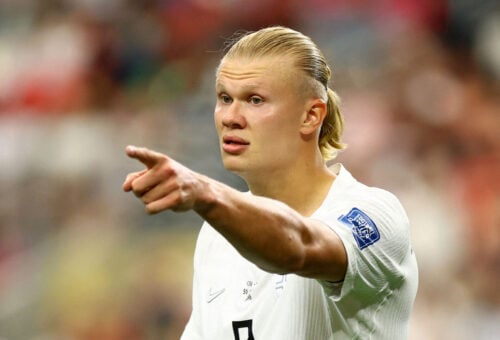 Erling Haaland fik pisset i kog hos Liverpool-stjerne.