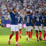 Vejret skaber igen usikkerhed ved VM, hvorfor ottendedelsfinalen mellem Frankrig og Paraguay risikerer at blive påvirket.