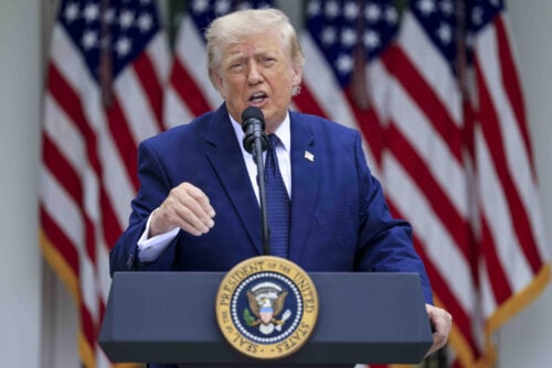 Det belgiske landshold sendte ikke blot USA ud af VM med et bragende 4-1-nederlag i Seattle. De sendte også en syrlig hilsen til Donald Trump.