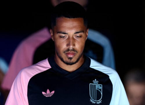Youri Tielemans får en ærgerlig besked.