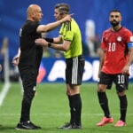 Det egyptiske fodboldforbund har rettet kritik mod FIFA efter VM-ottendedelsfinalen mod Argentina. Nu vil de have dommerne smidt ud.