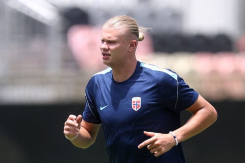 England og Norge tørner sammen i en historisk VM-kvartfinale klokken 23.00, mens Erling Haaland nu kommer med et klart budskab.