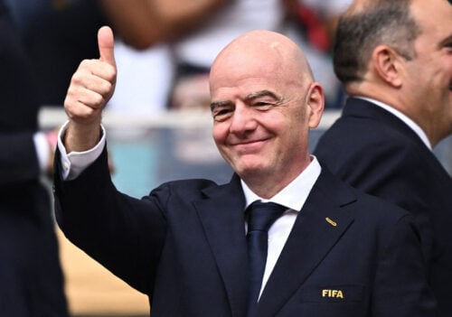 Gianni Infantino og FIFA vil have 64 hold med til VM.
