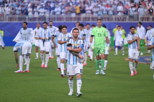 England og Argentina tørner onsdag sammen i VM-semifinalen i Atlanta, men inden kampstart har argentinerne skabt overskrifter.