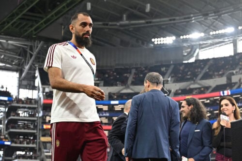 Borja Iglesias langer ud efter FIFA.