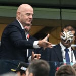 Presset vokser markant på FIFA-præsident Gianni Infantino kort før afslutningen på VM 2026, hvor der nu er intern uro.