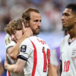 England og Frankrig krydser klinger lørdag aften i bronzekampen ved VM 2026, men opgøret møder skarp kritik fra flere sider.