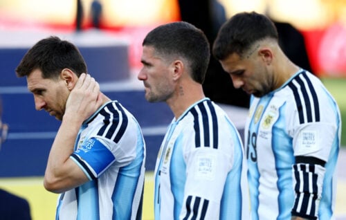Argentina afventer fortsat FIFA's afgørelse efter de vilde scener, der udspillede sig efter VM-finalen mod Spanien. Nu stopper legende på landsholdet.