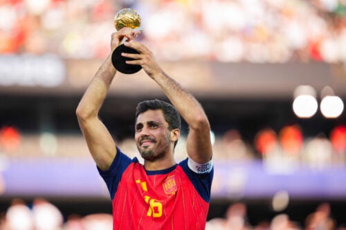 Spanien kan kalde sig verdensmester efter 1-0-sejren over Argentina, mens Rodri har skrevet sig ind i fodboldhistorien.