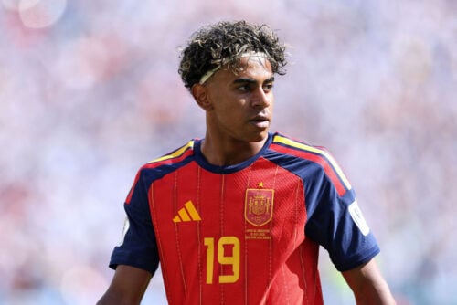 Lamine Yamal bliver igen sat i forbindelse med skifte væk fra Barcelona, men en transfer virker meget usandsynligt.
