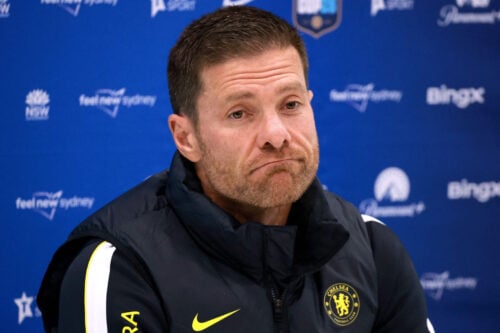 Xabi Alonso og Chelsea må føle sig snydt.