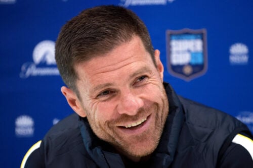 Xabi Alonso er tæt på at hente spiller nummer otte til Chelsea.