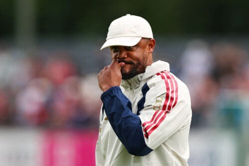 Bayern München skiller sig af med tre spillere.
