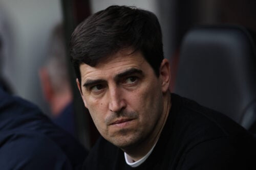 Liverpool vil hente Ezri Konsa.