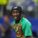 Transferkampen om Yan Diomandé kan snart være slut, da Paris Saint-Germain arbejder på at lukke en aftale med RB Leipzig-stjernen.