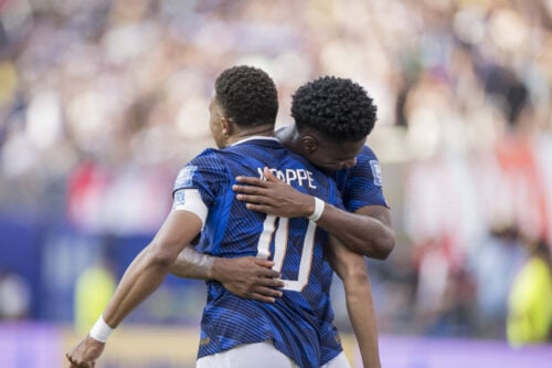 Manchester United er fortsat på jagt efter en ny midtbanestyrmand, hvor kikkerten nu rettes mod Real Madrid.