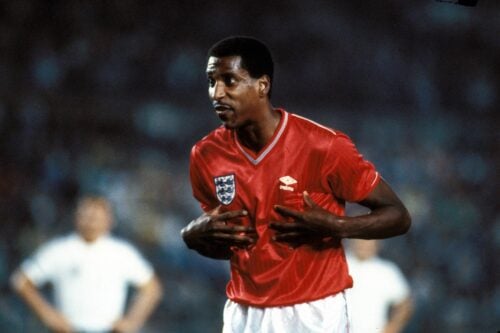 Her ses VIv Anderson.