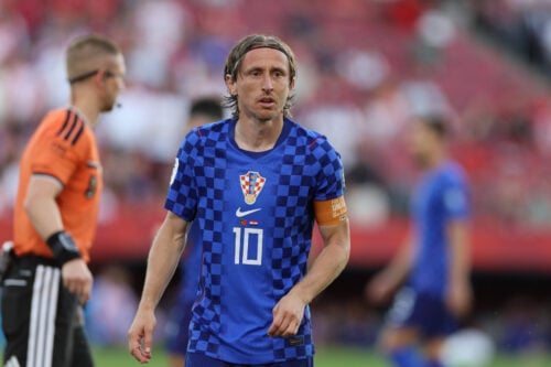 Luka Modrić ser ud til at fortsætte karrieren i AC Milan. Sådan lyder meldingen fra italienske Sky Sport og transferjournalisten Gianluga De Marzio.