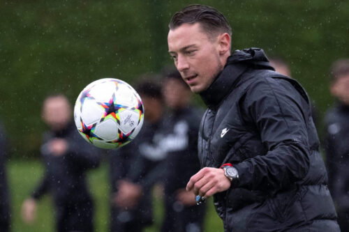 Den nye cheftræner i Newcastle, Matthias Jaissle, er en af dem ,der skal vænne sig til de nye i Premier League.