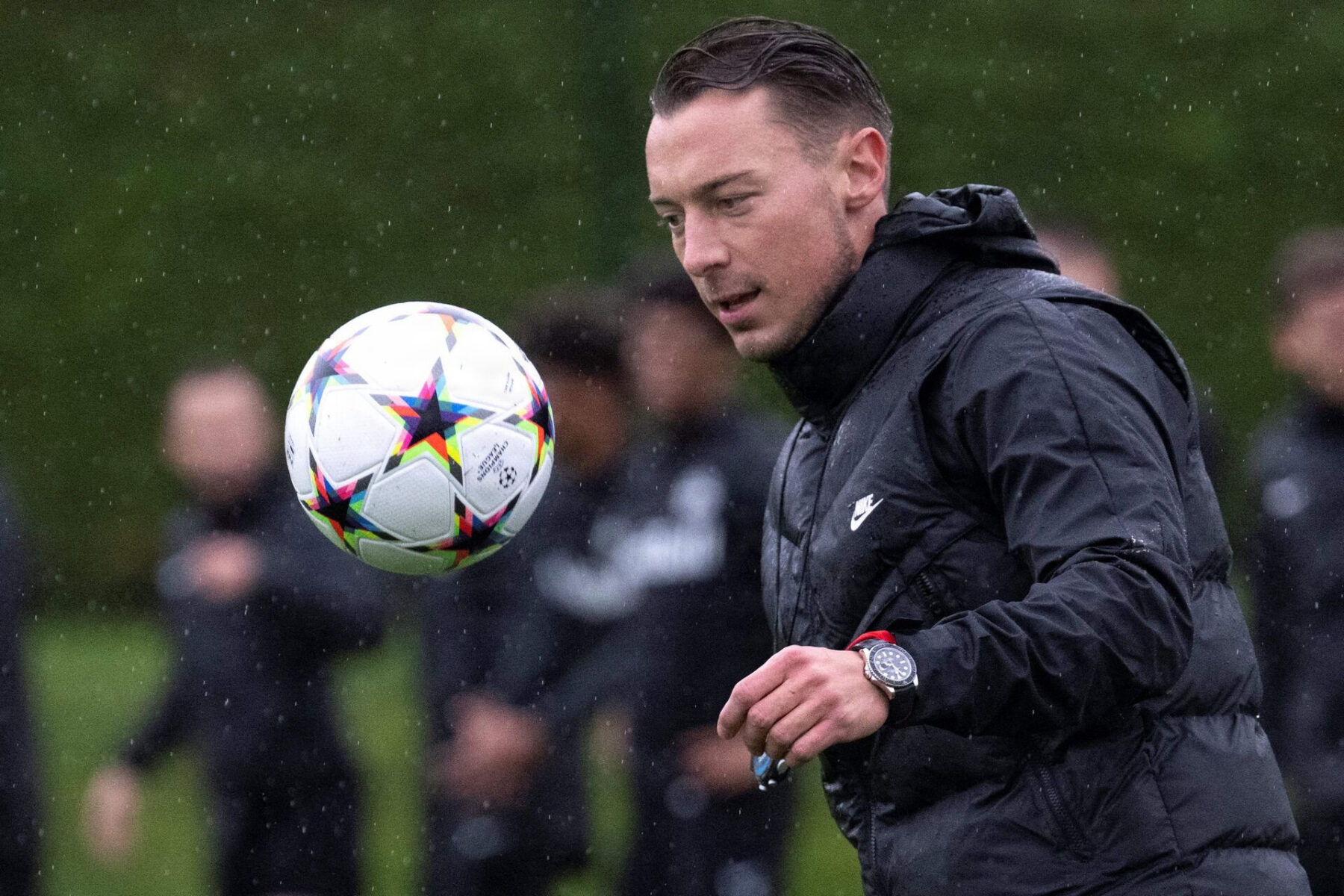 Den nye cheftræner i Newcastle, Matthias Jaissle, er en af dem ,der skal vænne sig til de nye i Premier League.