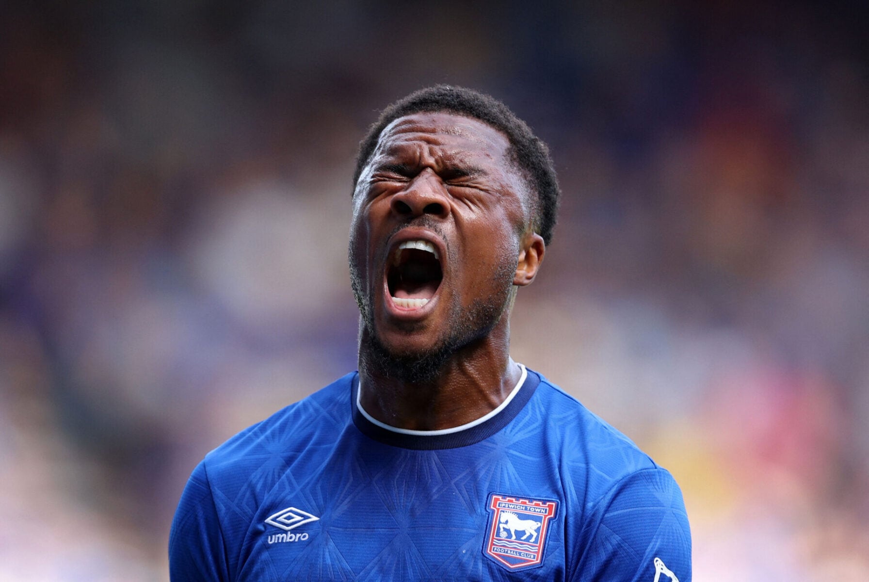 Ipswich skal forsøge at redde livet i Premier League.