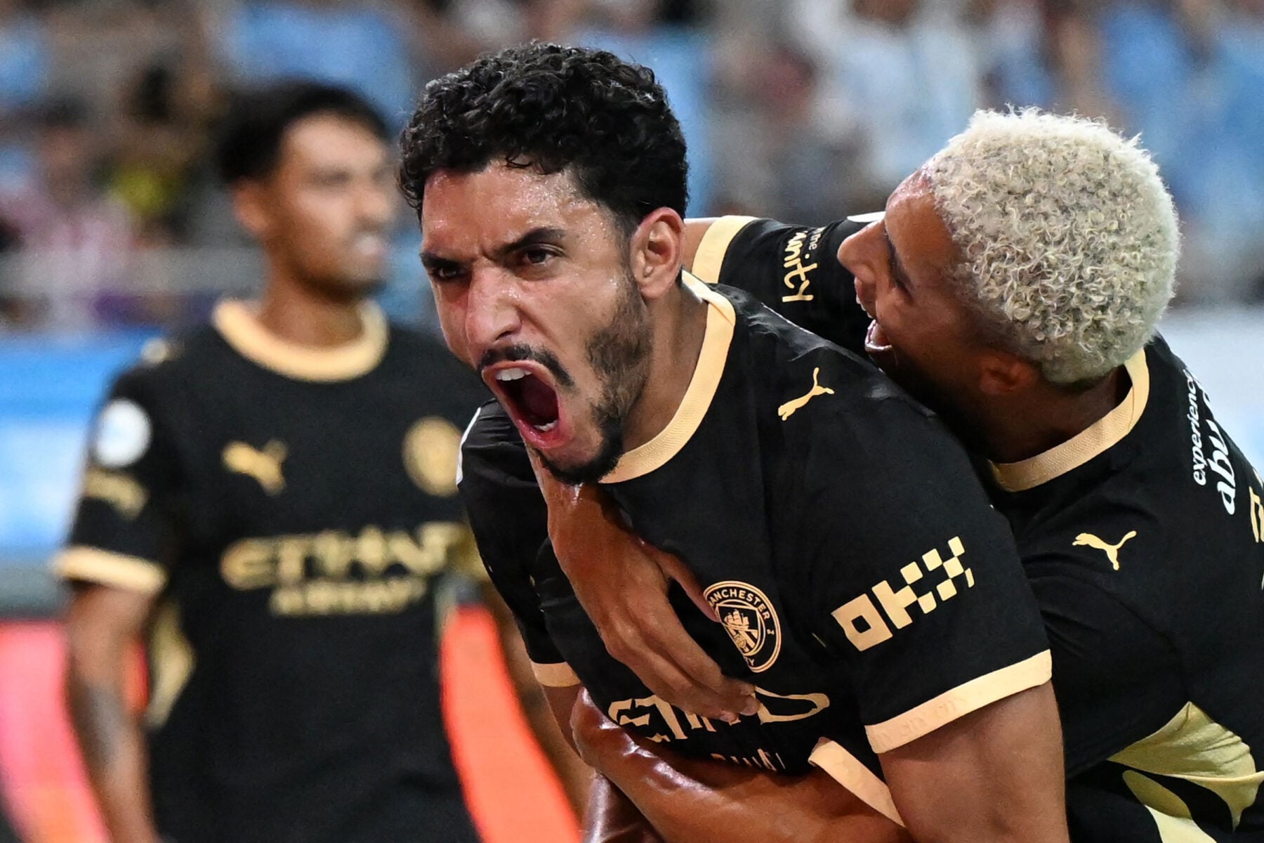 Tottenham kan være på vej mod et opsigtsvækkende dobbeltkup, da Manchester City angiveligt har åbnet døren for salg af to profiler.