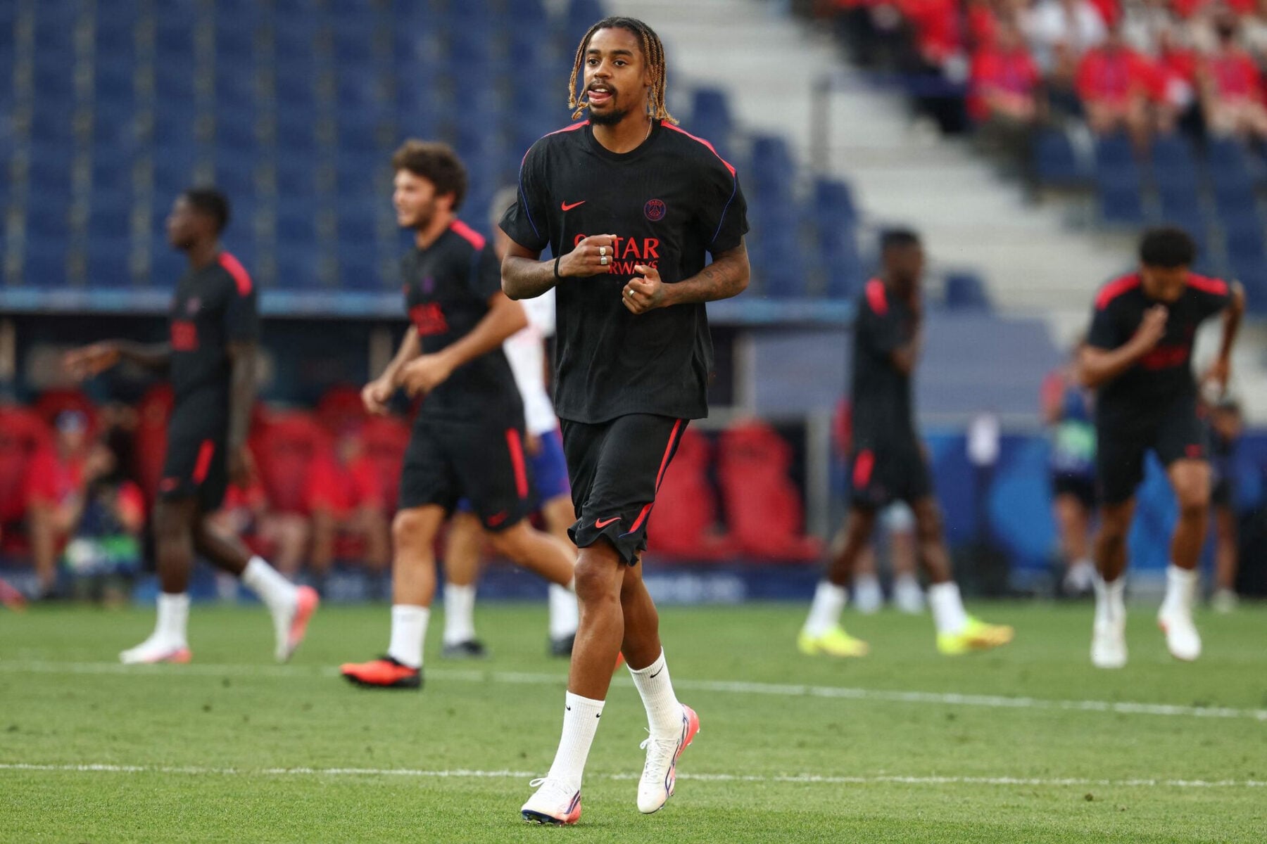 Bradley Barcola meldes på vej væk fra Paris Saint-Germain.