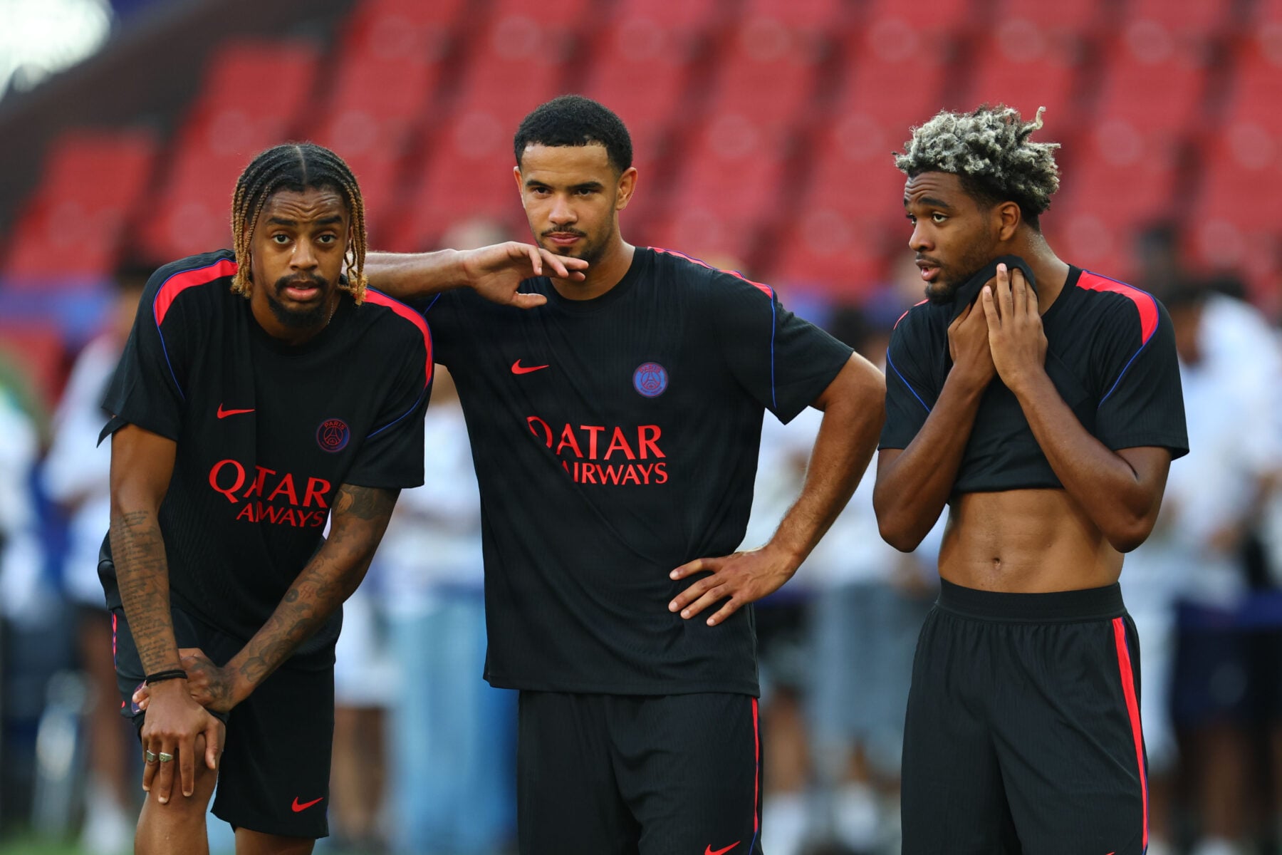 Liverpool har fortsat Bradley Barcola højt på ønskelisten, men et sommerindkøb af PSG-stjernen afhænger af særligt to ting.