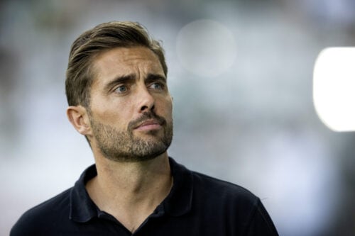 AGF og Jakob Poulsen møder Benfica i Europa League-kvalifikationen, hvor cheftræneren nu sender en klar besked før gyseren.