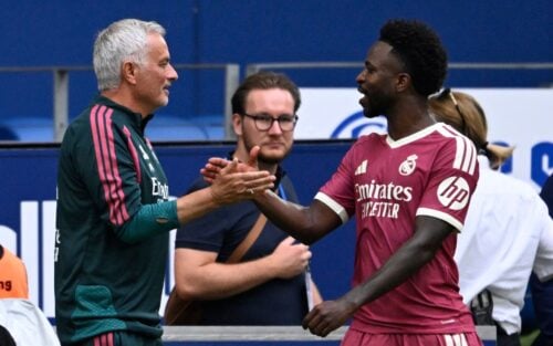José Mourinho har sat en stopper for spekulationerne om et af de mest opsigtsvækkende handler, man kan forestille sig i spansk fodbold.