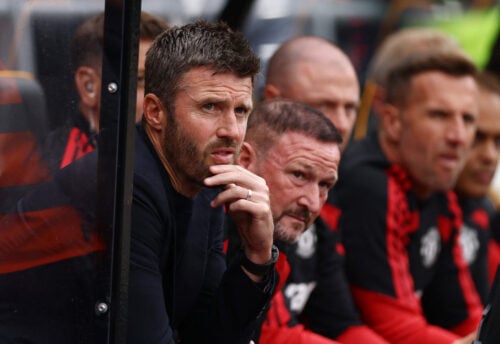 Manchester United har fået alt andet end den start på sæsonen, som Michael Carrick havde håbet på. Nu reagerer den engelske cheftræner.