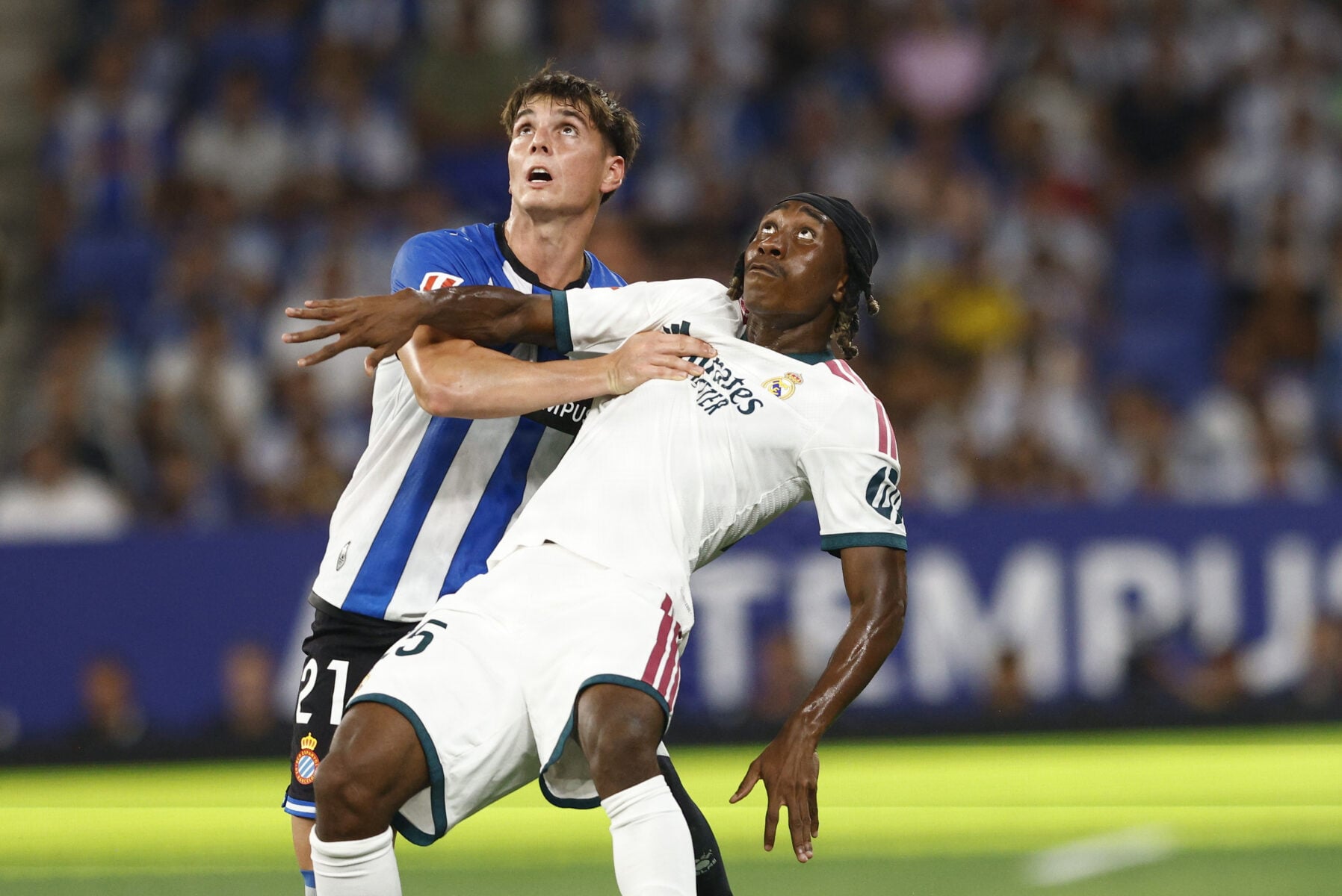 Real Madrid skal i aften klokken 21.00 forsøge at bygge videre på sæsonstarten, når Real Sociedad gæster Santiago Bernabéu.