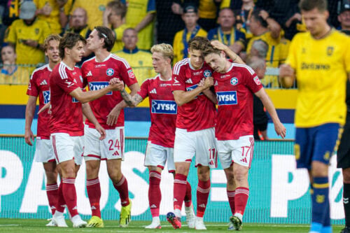 Callum McCowatt skifter til de danske mestre fra AGF.