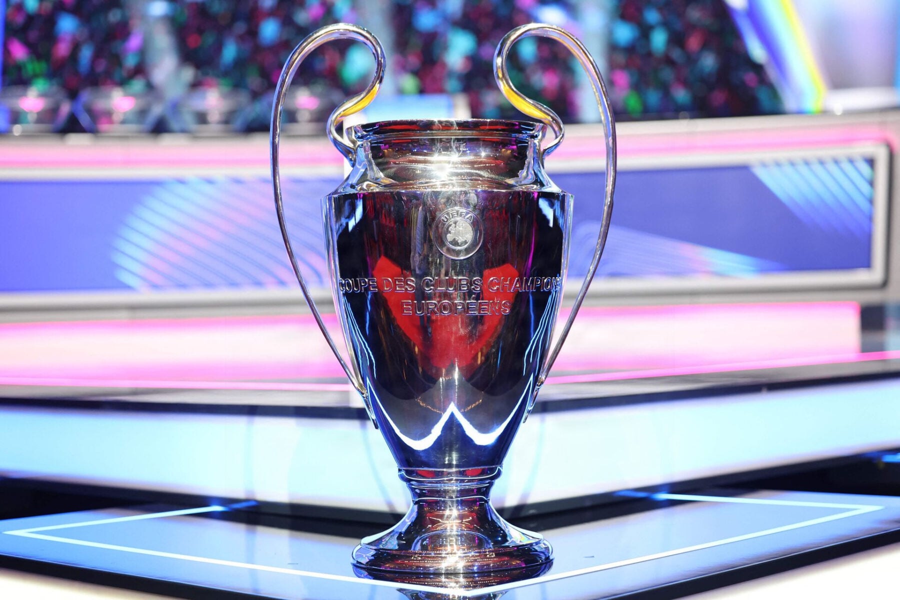 Fem klubber fra Premier League er med i lodtrækningen til Champions League.