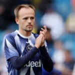 Mikkel Damsgaard var med fra start, da Brentford spillede 1-1 mod Leeds i Premier League. Men kampen kan blive danskerens sidste for klubben.
