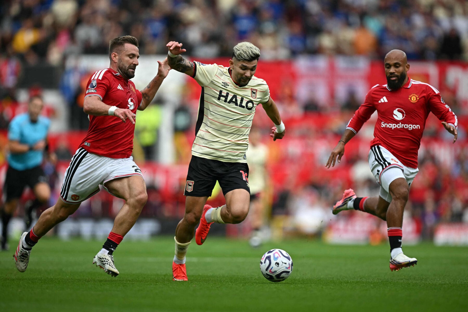 Manchester United fik noget at juble over, da Ipswich blev sendt hjem fra Old Trafford med et klart nederlag. Men en spiller var helt væk.