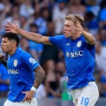 Rasmus Højlund løb med overskrifterne for Napoli, der søndag kom i problemer mod Como i Serie A's anden spillerunde.