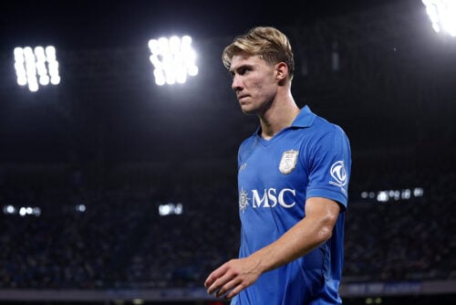 Rasmus Højlund kom på måltavlen, men den danske angriber kunne ikke forhindre Napoli i at gå fra banen uden point søndag aften.