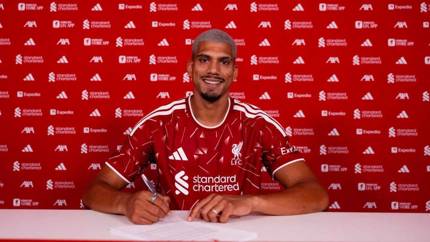 Liverpool har hentet Ronald Araujo.