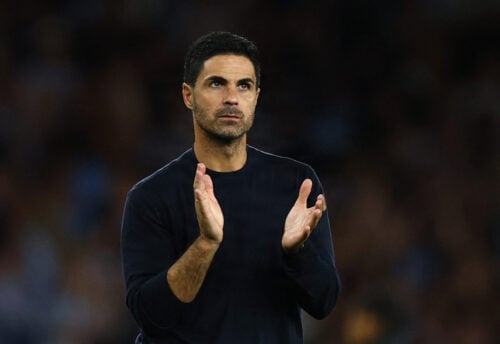 Mikel Arteta hilste på Thomas Gravesen.