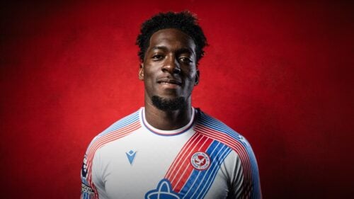 Axel Disasi fortsætter i Premier League.