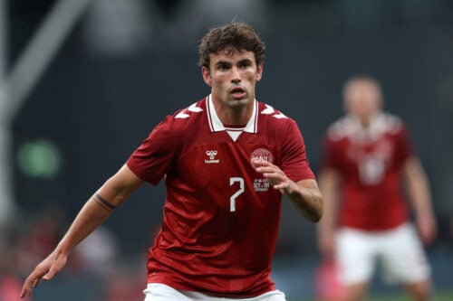 Matt O'Riley rygtes væk.