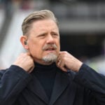 Peter Schmeichel gav det et skud.