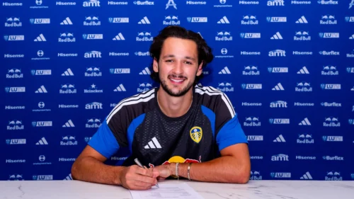 Leeds United har præsenteret ny spiller.