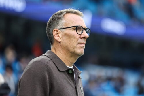 Paul Merson mener, at der er en klar førsteudfordrer til Arsenal.