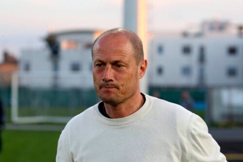 Steffen Højer og AaB er sensationelt slået ud af pokalturneringen efter et 1-2-nederlag til Jyllandsserie-holdet Vatanspor efter 120 minutters fodbold.