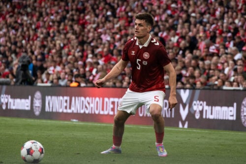 Joakim Mæhle kan være på vej mod et overraskende klubskifte, selvom Wolfsburg har sendt en klar transferbesked til den interesserede klub.