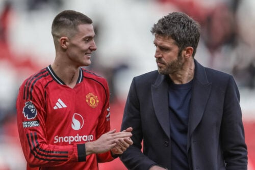 Manchester United lurer fortsat på Adam Wharton.
