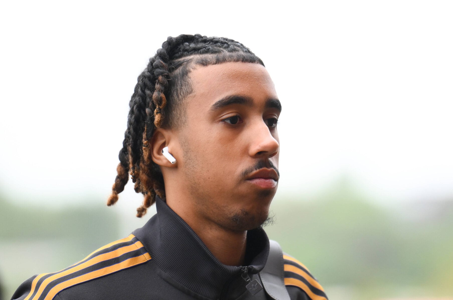 Leny Yoro mener, at Manchester United kan vinde Premier League.